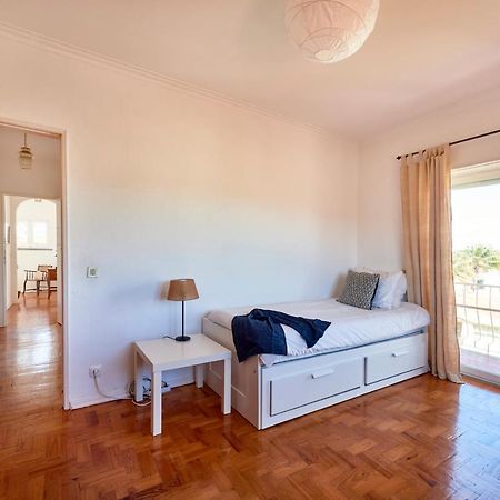 Bright Apartment With Garden In Cascais Exterior photo